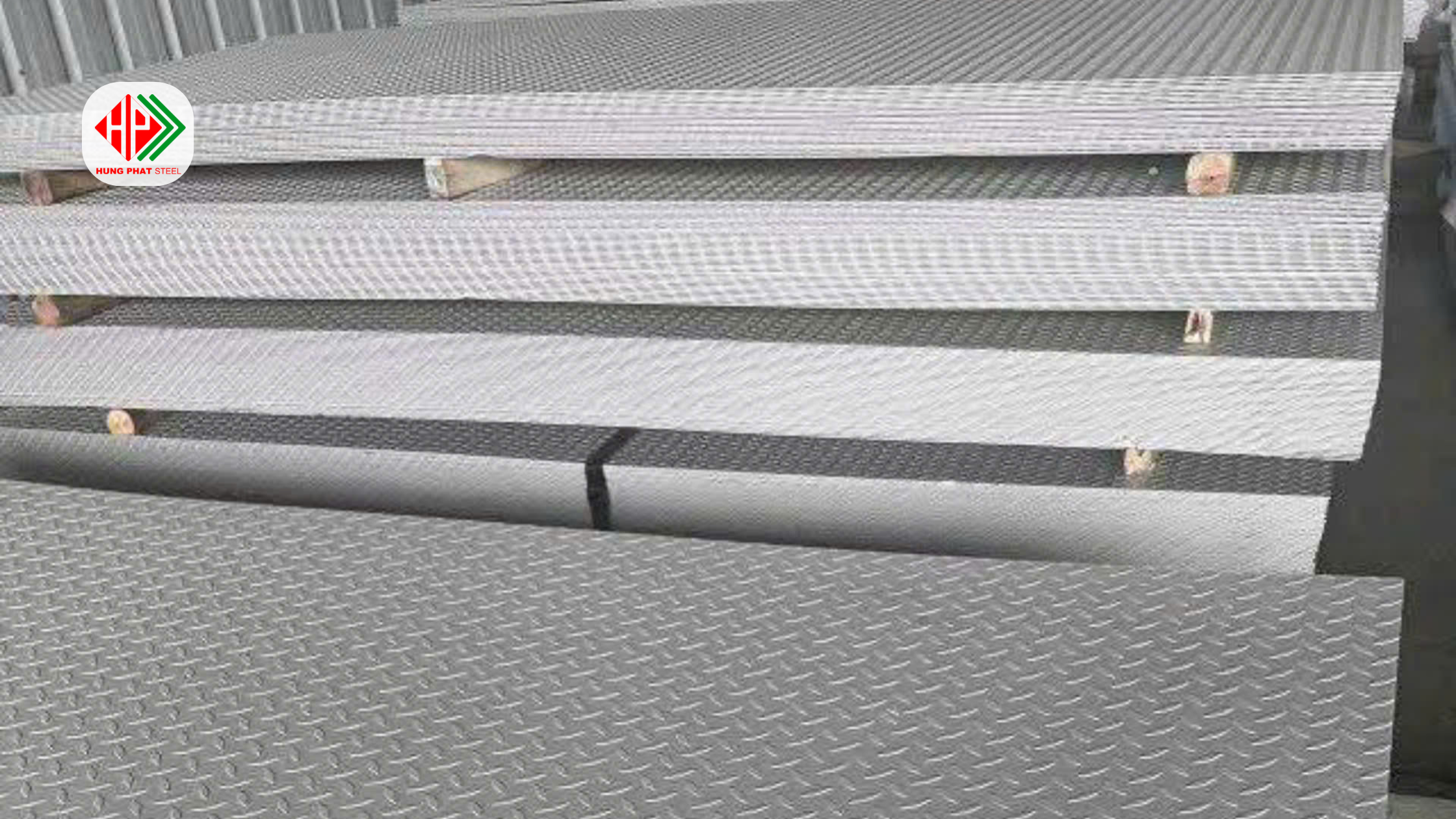 Tấm inox gân hoa văn chống trượt