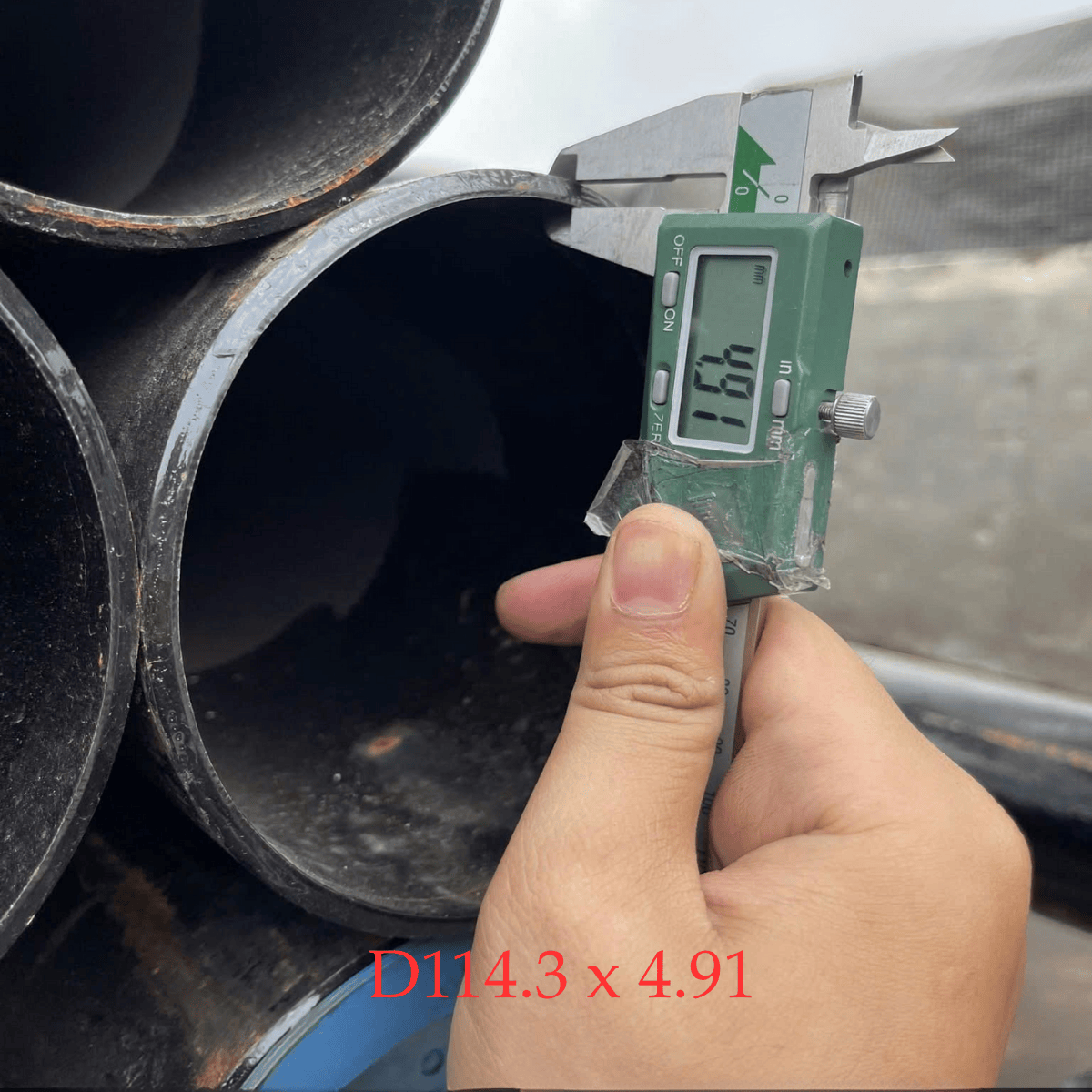 Ống thép đúc phi 114 (DN100)